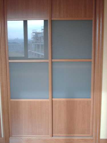 Fotografia tomada fuera de Coastec - Tienda de armarios en Pamplona, Navarra