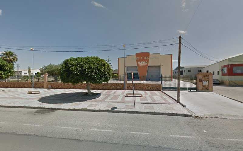 Fotografia tomada fuera de ALUMINIOS Y CRISTALERIA ALBERO - Carpintería metálica y de aluminio en Orihuela, Alicante