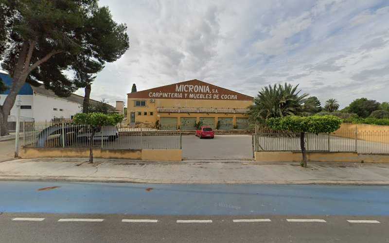 Fotografia tomada fuera de Micronia, S.A. Carpinteria Y Muebles De Cocina - Tienda de muebles en Orihuela, Alicante