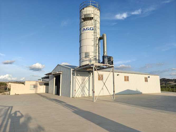 Fotografia tomada fuera de Carpintería al Milímetro CB - Carpintero en Orihuela, Alicante