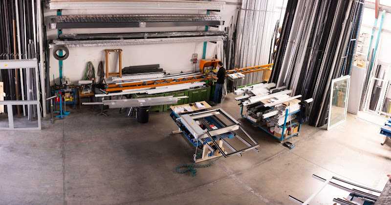 Fotografia tomada fuera de Aluminios cayvi S.L - Carpintería metálica y de aluminio en Orihuela, Alicante