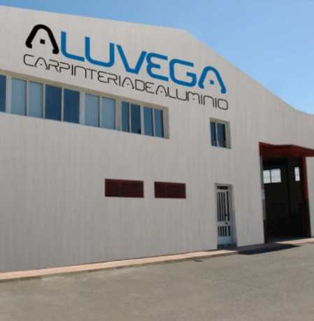 Fotografia tomada fuera de Aluvega - Carpintería metálica y de aluminio en Aparecida (La), Alicante