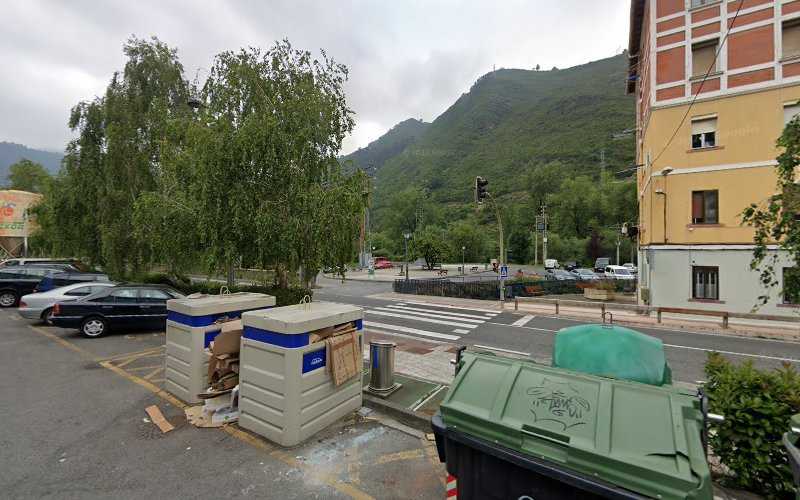 Fotografia tomada fuera de EBANISTERÍA RÚA ALBERDI - Fábrica de muebles en Bilbao, Vizcaya