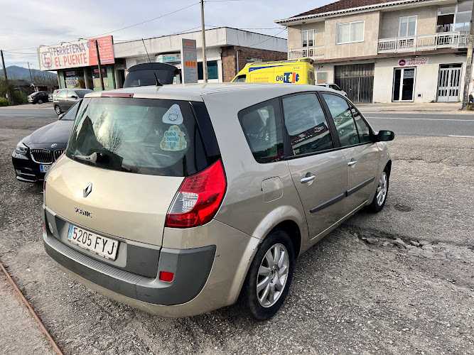 Fotografia tomada fuera de Carpinterías Lamazares - Tenda de armarios en Ponteareas, Pontevedra