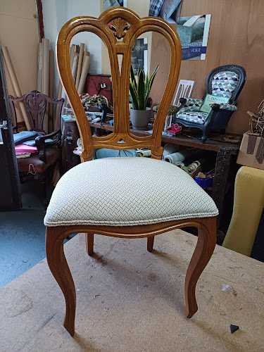 Fotografia tomada fuera de Carpintería Tapicería San Roque - Tenda de tapizados en Ponteareas, Pontevedra