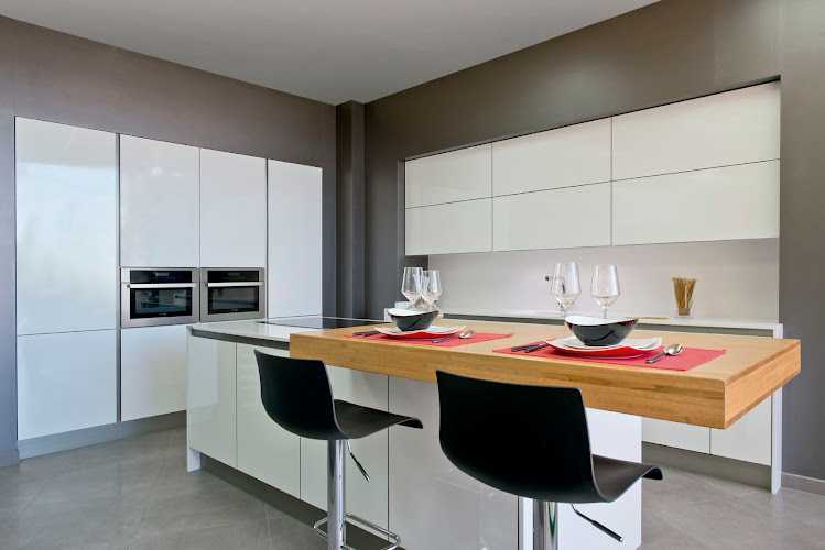 Fotografia tomada fuera de Postmobel S.l. - Fábrica de muebles en Ponteareas, Pontevedra