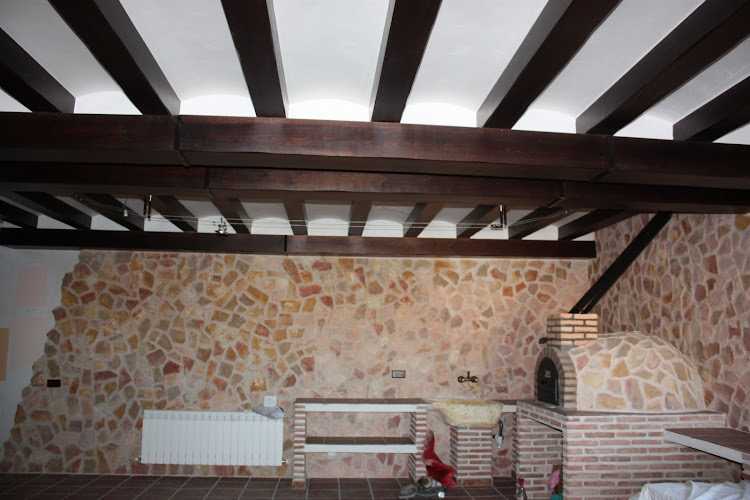 Fotografia tomada fuera de Carpinteria La Troje, Colchones y Muebles - Ebanista en La Pueblanueva, Toledo