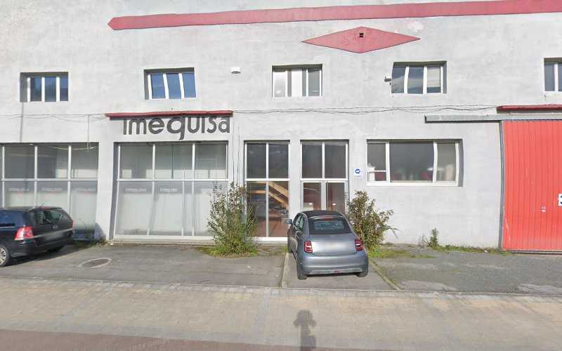 Fotografia tomada fuera de Industrias Metálicas de Guipúzcoa - Tienda de muebles en Ormaiztegi, Guipúzcoa