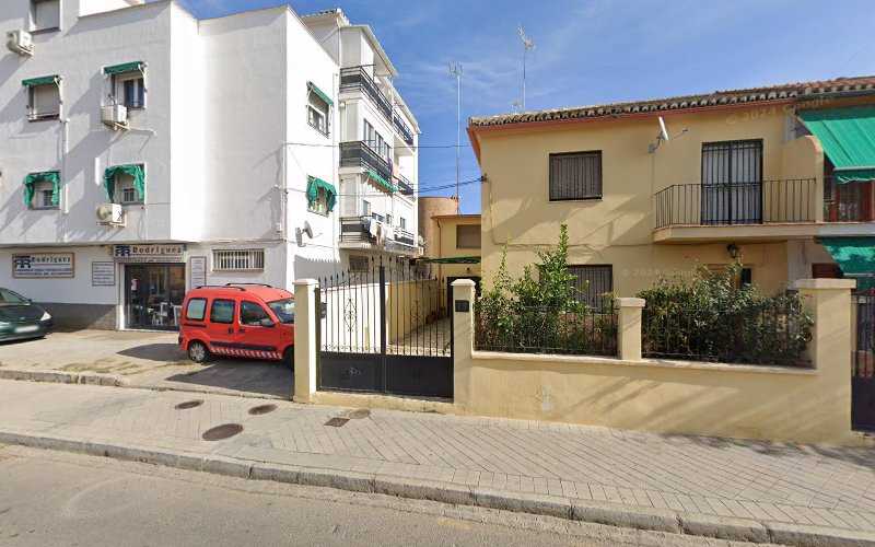 Fotografia tomada fuera de Rodriguez Carpinteria de Aluminio y Pvc - Carpintería metálica y de aluminio en Granada, Granada