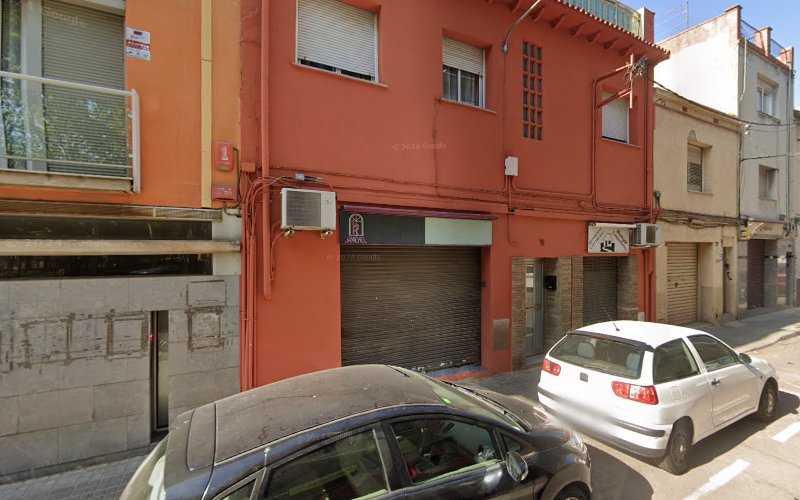 Fotografia tomada fuera de L.R Sánchez Aluminios - Carpintería metálica y de aluminio en Barberà del Vallès, Barcelona