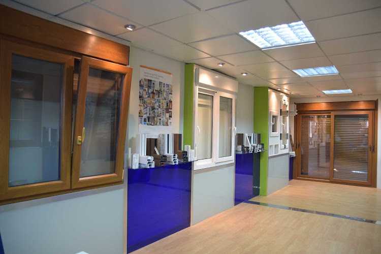 Fotografia tomada fuera de GRUPO ANDRADE - Carpintería metálica y de aluminio en Alcalá de Guadaíra, Sevilla