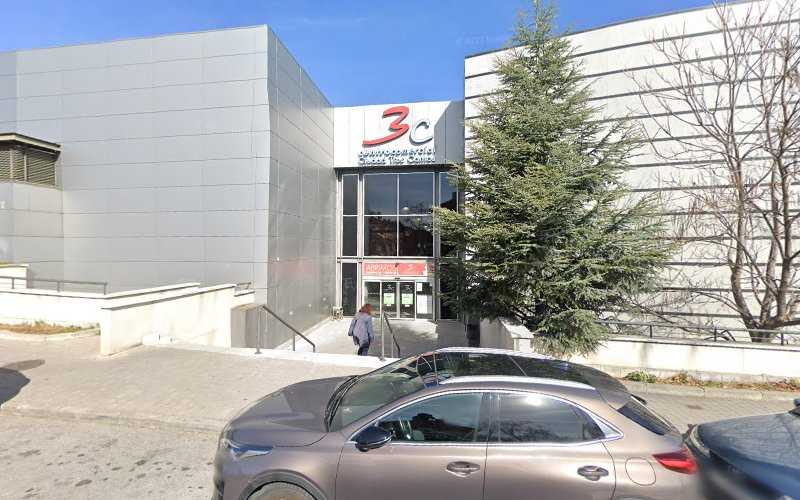 Fotografia tomada fuera de Garma Milenium - Servicio de instalación de ventanas en Tres Cantos, Madrid