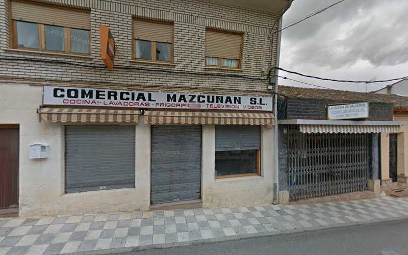 Fotografia tomada fuera de Carpintería Puertas Lolo - Tienda de armarios en Valverde de Júcar, Cuenca