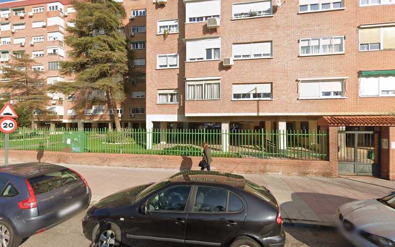 Fotografia tomada fuera de JAVIER VIGURIA JAUREGUI - Carpintería metálica y de aluminio en Torrejón de Ardoz, Madrid