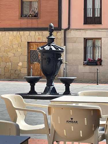 Fotografia tomada fuera de Bar La Plaza - bares en La Puebla de Arganzón, Burgos
