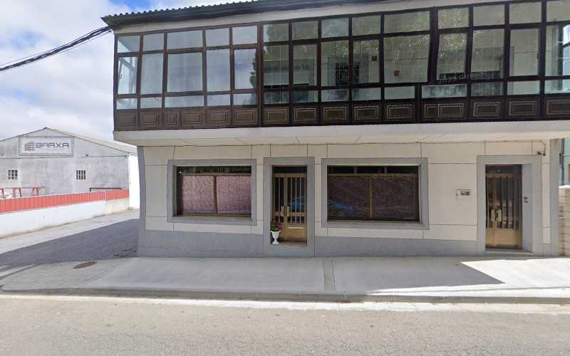 Fotografia tomada fuera de Anllo carpinteros sl - Fábrica en Castro de Rei, Lugo