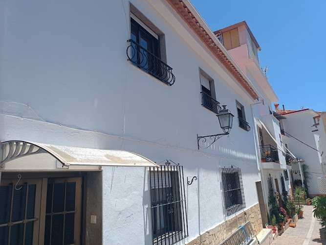 Fotografia tomada fuera de Pinturas y decoración Almuñecar Decohogar Jose Luis - Pintura en Almuñécar, Granada