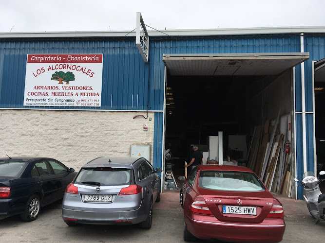 Fotografia tomada fuera de Carpintería Los Alcornocales - Carpintero en Algeciras, Cádiz