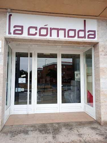 Fotografia tomada fuera de Decohogar La Cómoda - Tienda de muebles en Bolaños de Calatrava, Ciudad Real