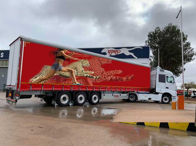 Fotografia tomada fuera de Talleres Esteso S L - Fabricante de remolques en San Clemente, Cuenca