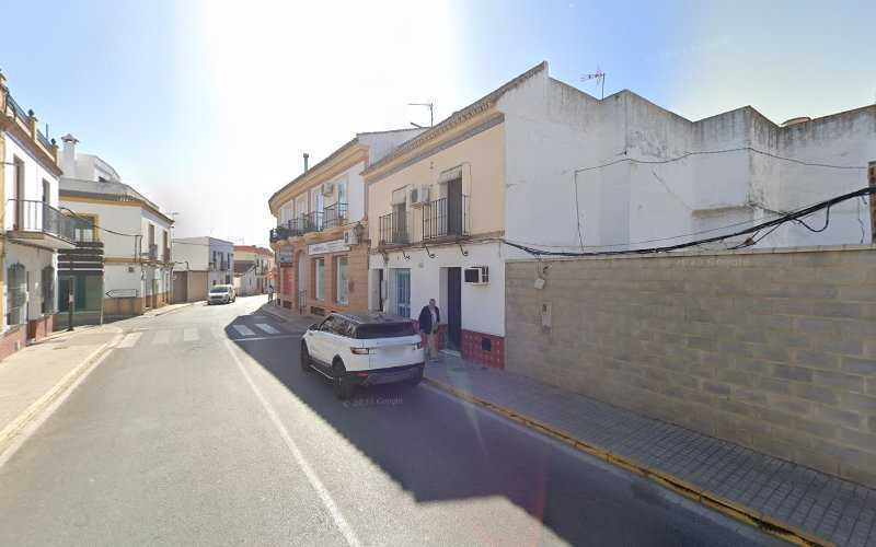 Fotografia tomada fuera de Hermanos Lahera S.C. - Carpintería metálica y de aluminio en Umbrete, Sevilla