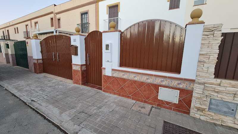 Fotografia tomada fuera de Carpintería Metálica José Moya - Carpintería metálica y de aluminio en Gines, Sevilla
