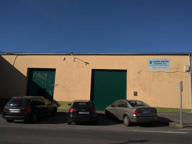 Fotografia tomada fuera de Fariña Bretal E Hijos - Empresa maderera en A Pobra do Caramiñal, A Coruña