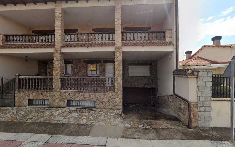 Fotografia tomada fuera de MUEBLES Y CARPINTERÍA CARRIL - Fábrica en Zarza de Granadilla, Cáceres
