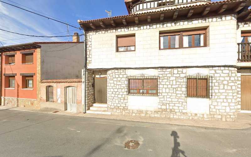 Fotografia tomada fuera de Sigifredo Escudero Gómez - Tienda de armarios en Sanchonuño, Segovia
