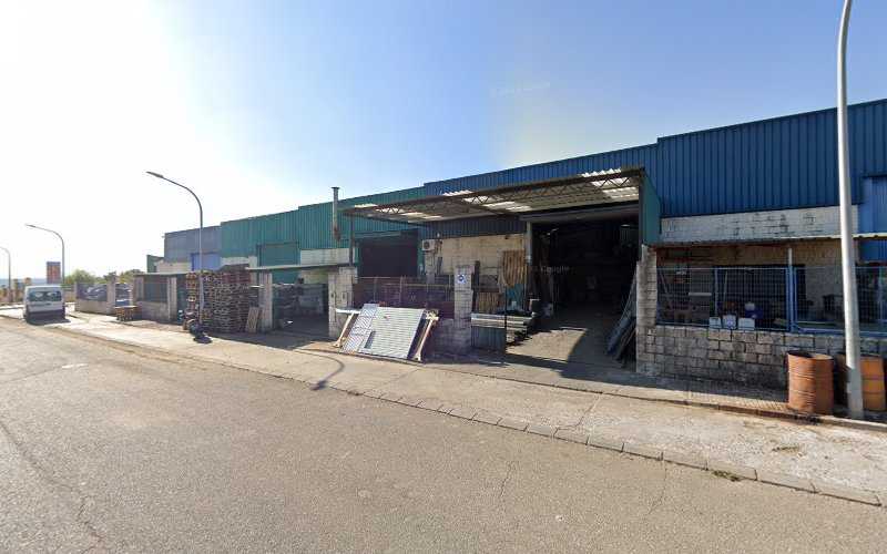 Fotografia tomada fuera de Carpintería Metálica Manuel Martín Camacho - Carpintería metálica y de aluminio en Hornachuelos, Córdoba