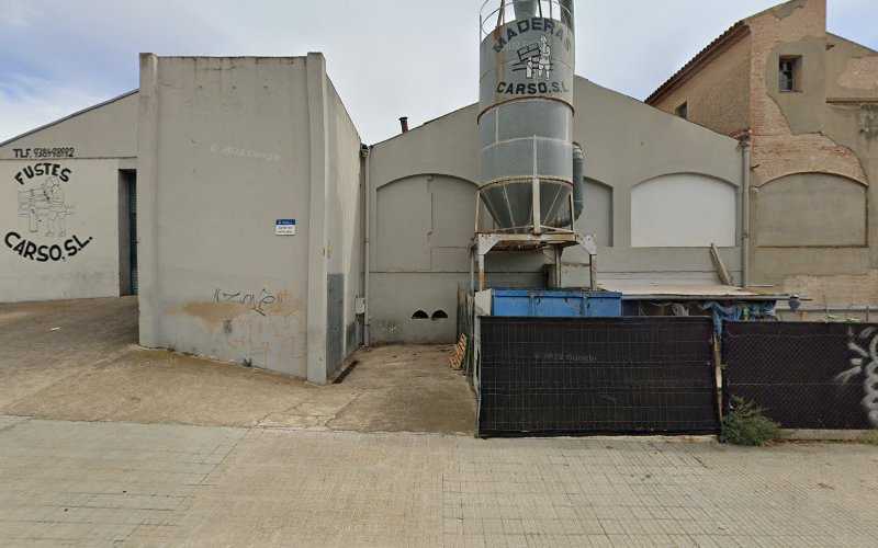 Fotografia tomada fuera de OKNO Ventanas - Carpintería metálica y de aluminio en Corró d'Avall, Barcelona