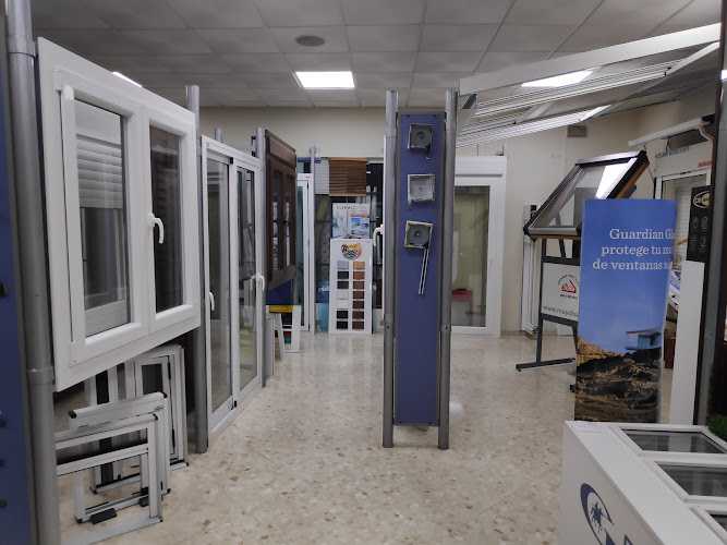 Fotografia tomada fuera de Cristalería y Aluminios Coria - Carpintería metálica y de aluminio en Coria del Río, Sevilla