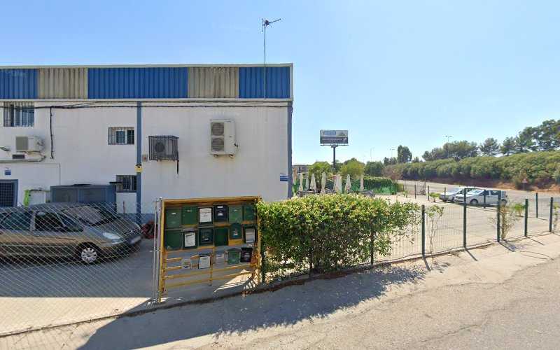 Fotografia tomada fuera de Alusur - Carpintero en Córdoba, Córdoba