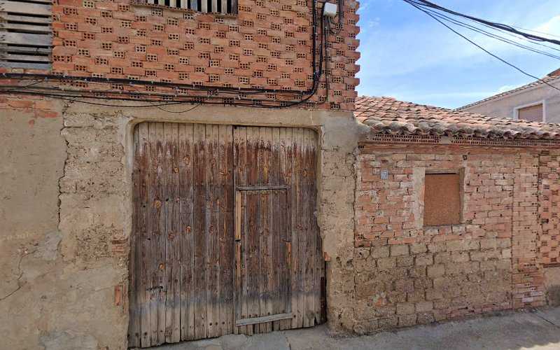 Fotografia tomada fuera de Ferndando Pascual Cappinteria - Carpintería metálica y de aluminio en Rincón de Soto, La Rioja