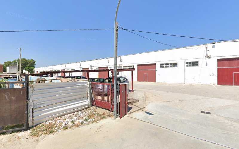 Fotografia tomada fuera de LOPES-DAMOUR SL - Cabinet maker en Cabanes, Girona