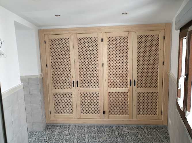 Fotografia tomada fuera de Carpintería el pino - Carpintero en Competa, Málaga