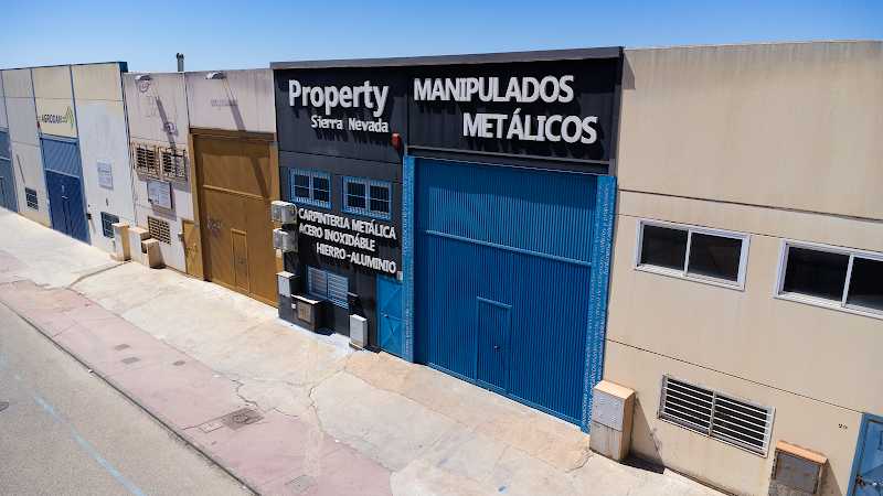 Fotografia tomada fuera de Property Sierra Nevada - Taller de metalurgia en Cijuela, Granada