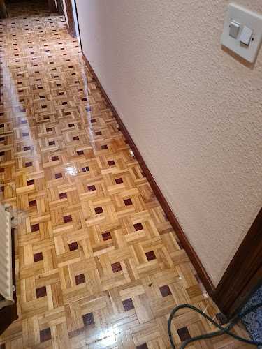 Fotografia tomada fuera de Parquets Teruel - Carpinteria Gomez - Contratista de materiales para suelos en Teruel, Teruel