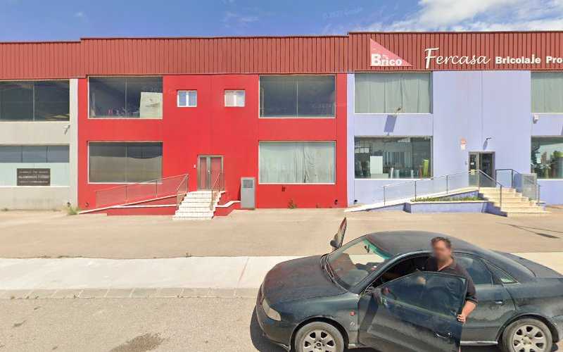 Fotografia tomada fuera de Aluminios Pardo - Metalwork en Caudete, Albacete