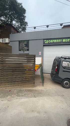 Fotografia tomada fuera de Capmany Muntatges, S.L.U. Mampares i mobles oficina - Botiga de mobles d'oficina en Capmany, Girona