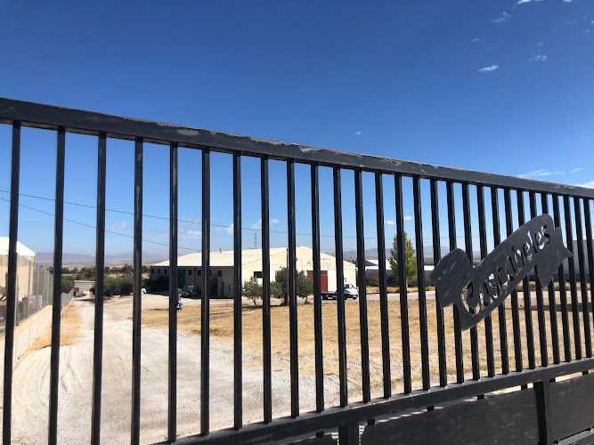 Fotografia tomada fuera de Cristalería Baza - Carpintería metálica y de aluminio en Caniles, Granada