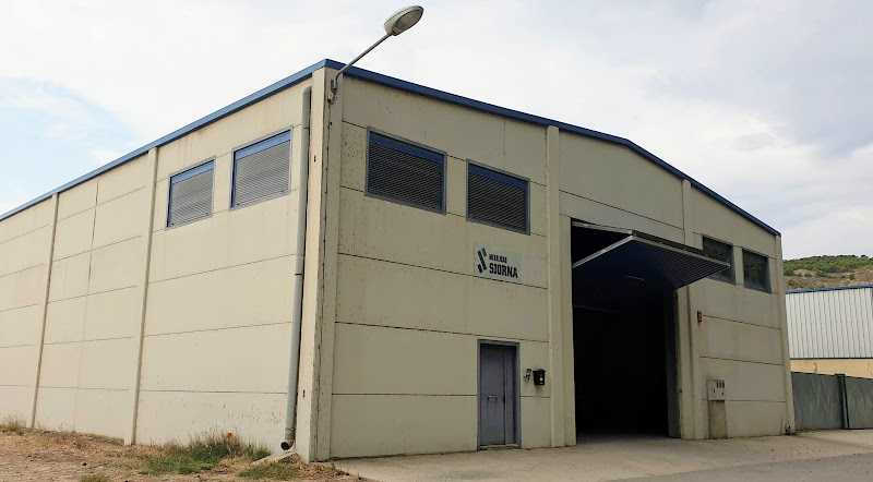 Fotografia tomada fuera de Metalicas Siorna S.L. - Carpintería metálica y de aluminio en Funes, Navarra