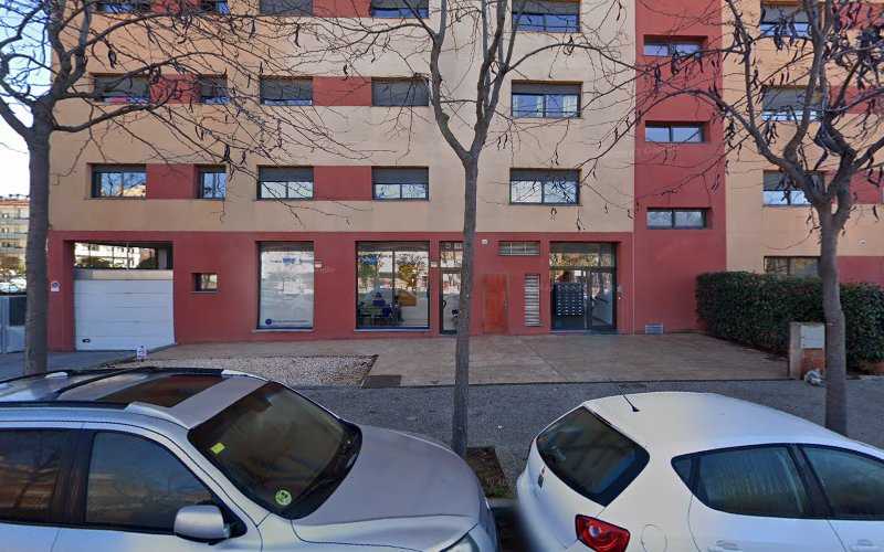 Fotografia tomada fuera de Fusteria Figueroa - Tienda de suministros para trabajar la madera en Girona, Girona