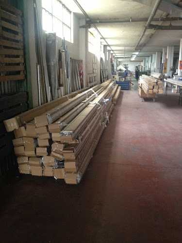 Fotografia tomada fuera de Industrias Bial, S.L. - Carpintería metálica y de aluminio en Caspe, Zaragoza