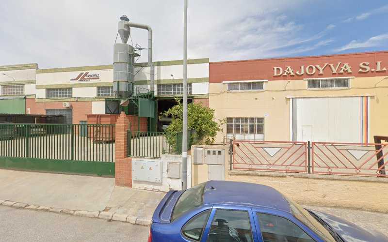 Fotografia tomada fuera de Ordoñez - Fábrica de puertas en Écija, Sevilla