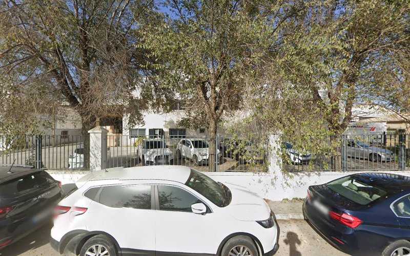 Fotografia tomada fuera de Imeci - Fábrica de Mesas y Sillas de Cocina y Comedor - Fábrica de muebles en Écija, Sevilla