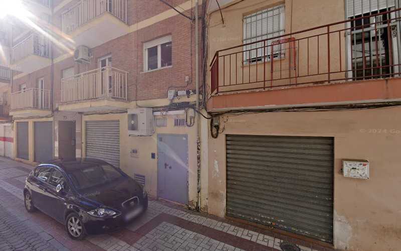 Fotografia tomada fuera de Victoriano Hernández Martín - Carpintería metálica y de aluminio en Granada, Granada