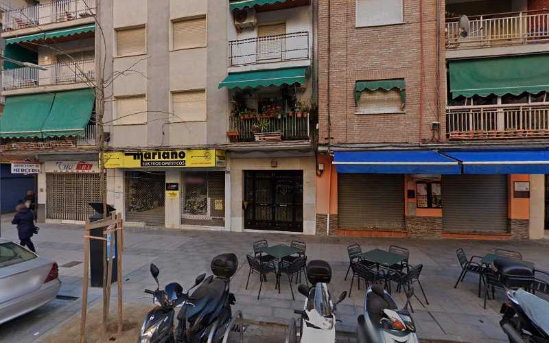 Fotografia tomada fuera de Aluminios Tomás Adarve Torres (TAT) - Carpintería metálica y de aluminio en Granada, Granada