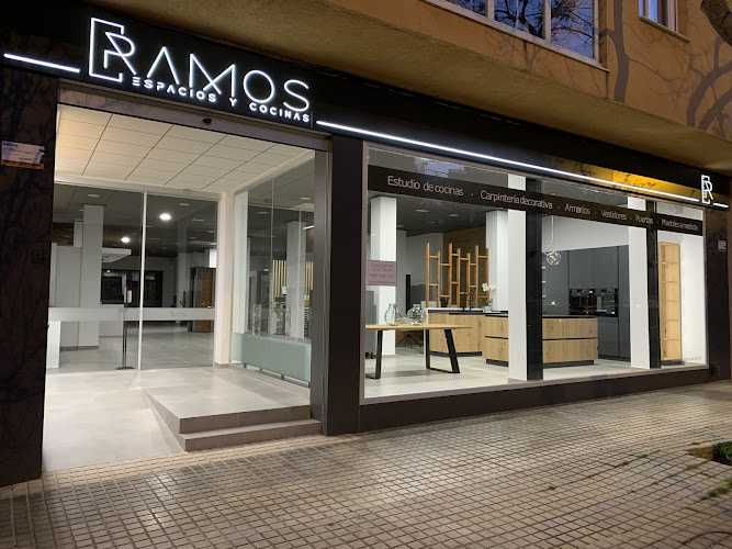 Fotografia tomada fuera de Ramos espacios y cocinas S.L. - Carpintería en Dénia, Alicante
