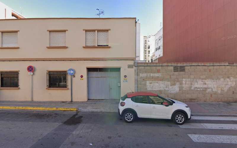 Fotografia tomada fuera de Metalicos Moncho - Carpintería metálica y de aluminio en Dénia, Alicante